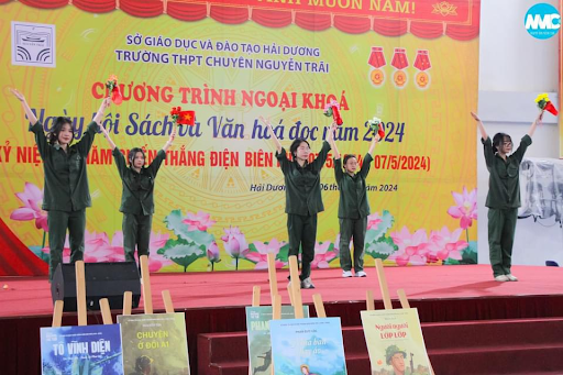 Ngoại khóa: Ngày hội Sách và Văn hóa đọc năm 2024 - Kỷ niệm 70 năm chiến thắng Điện Biên Phủ (7/5/1954 - 7/5/2024)